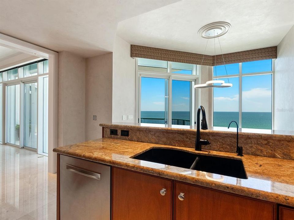 Active With Contract: $4,250,000 (3 beds, 3 baths, 3139 Square Feet)