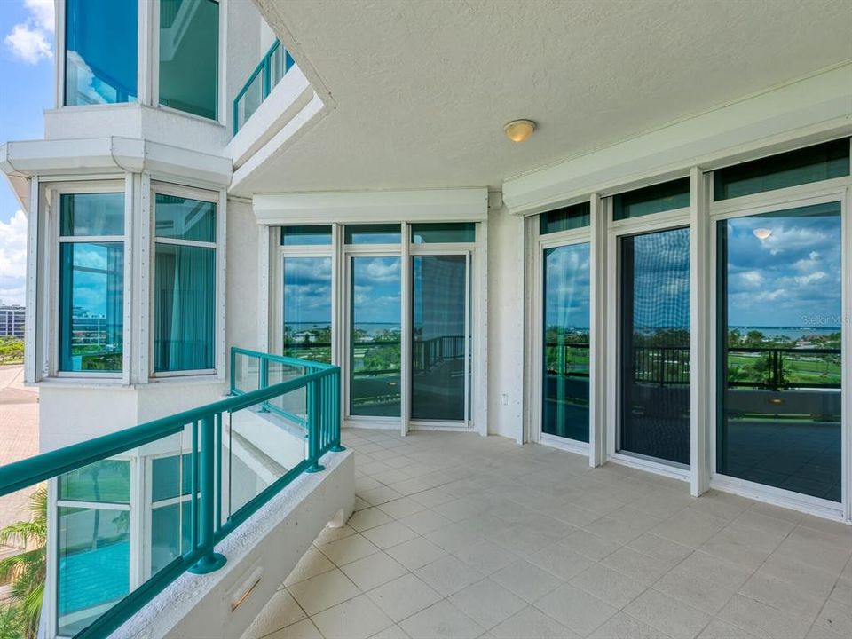 Active With Contract: $4,250,000 (3 beds, 3 baths, 3139 Square Feet)