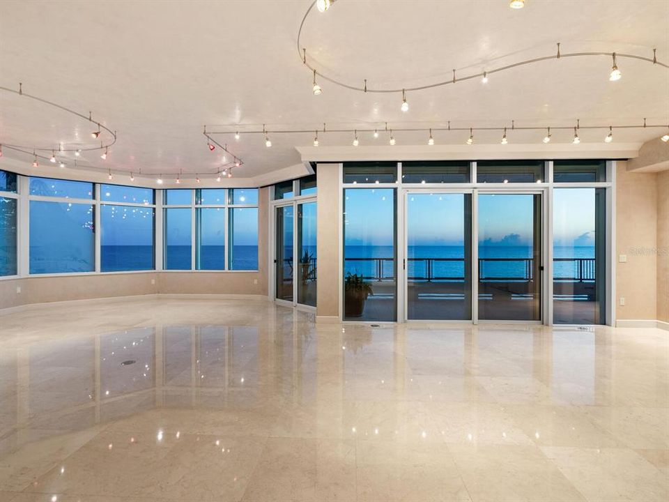 Active With Contract: $4,250,000 (3 beds, 3 baths, 3139 Square Feet)