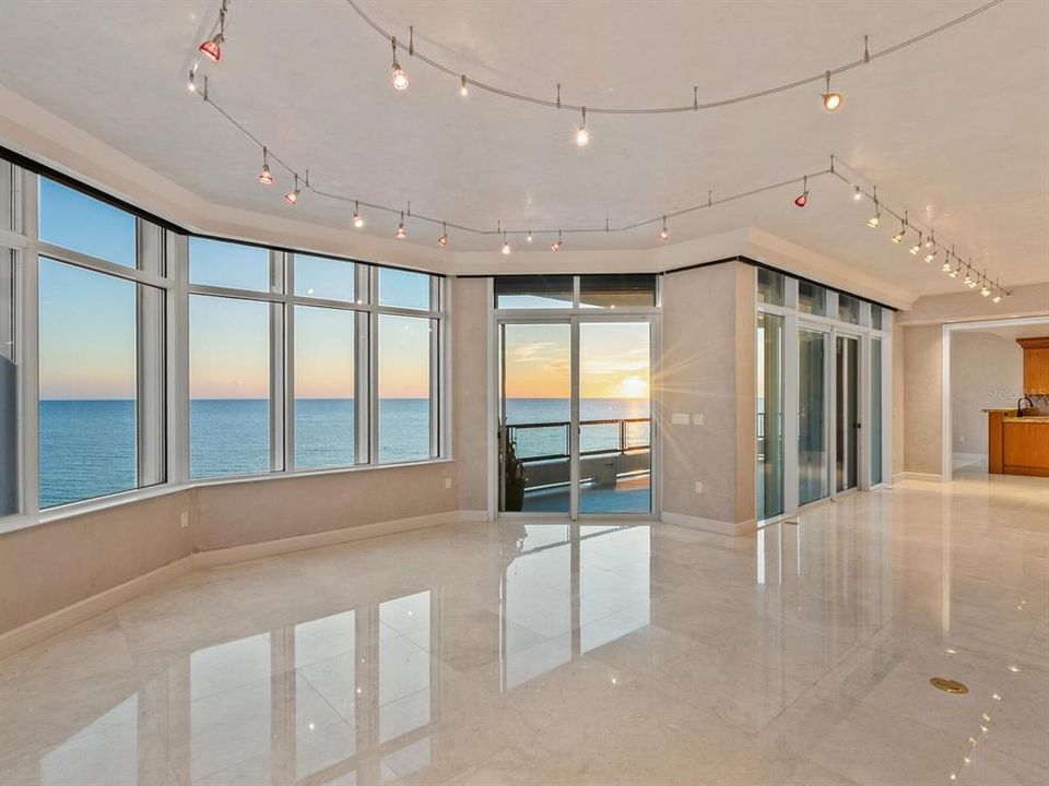 Active With Contract: $4,250,000 (3 beds, 3 baths, 3139 Square Feet)