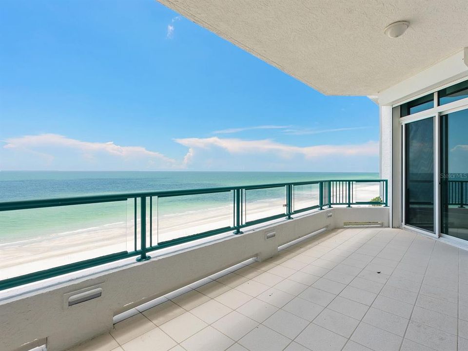 Active With Contract: $4,250,000 (3 beds, 3 baths, 3139 Square Feet)