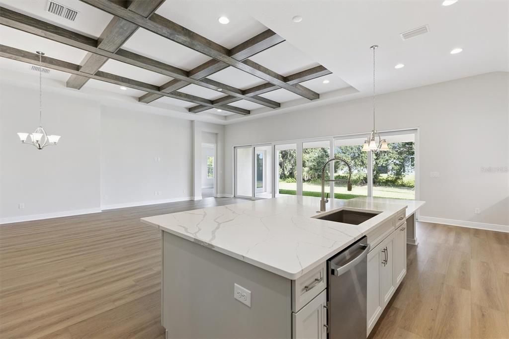 En Venta: $699,990 (3 camas, 3 baños, 2558 Pies cuadrados)