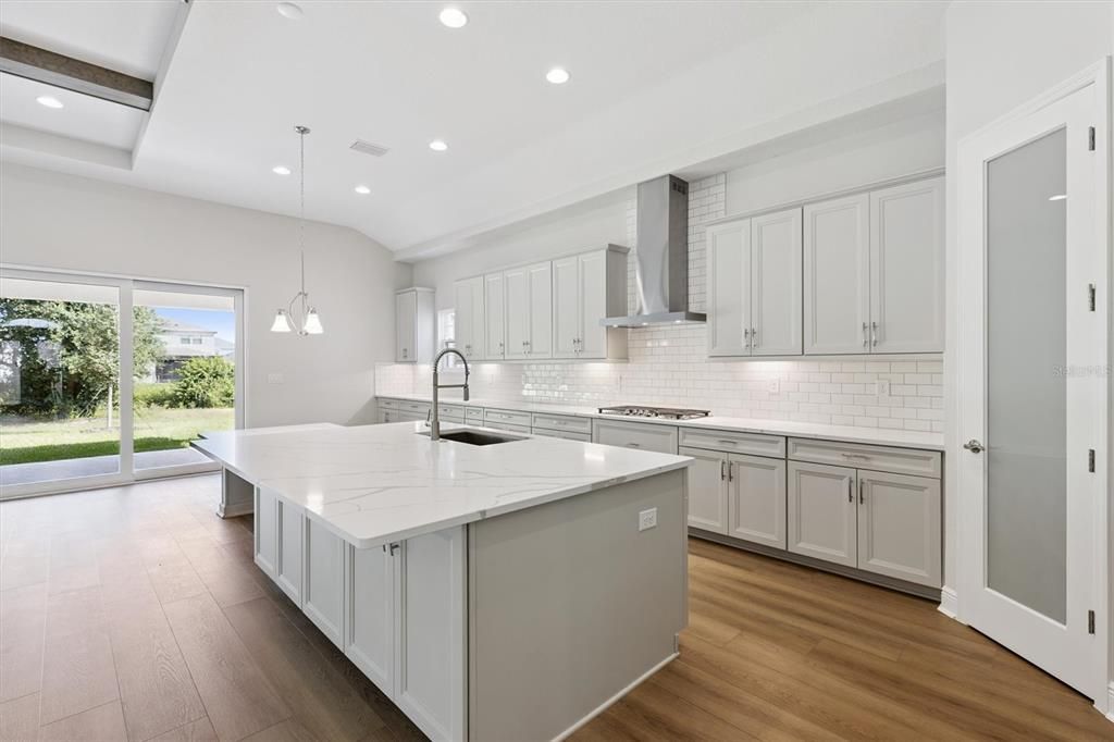 En Venta: $699,990 (3 camas, 3 baños, 2558 Pies cuadrados)