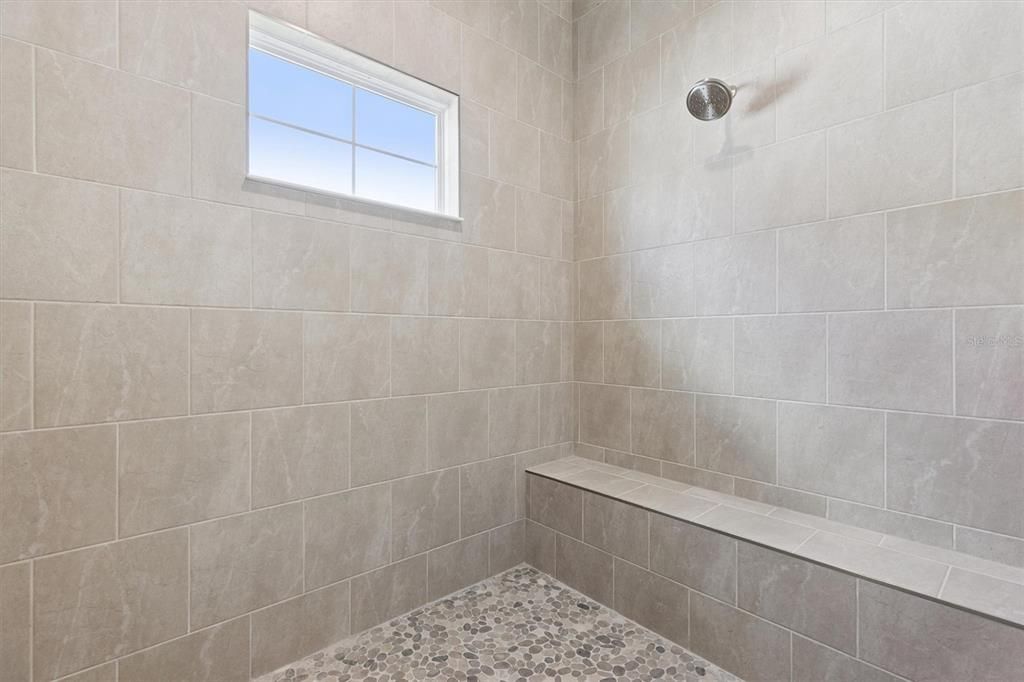 En Venta: $699,990 (3 camas, 3 baños, 2558 Pies cuadrados)