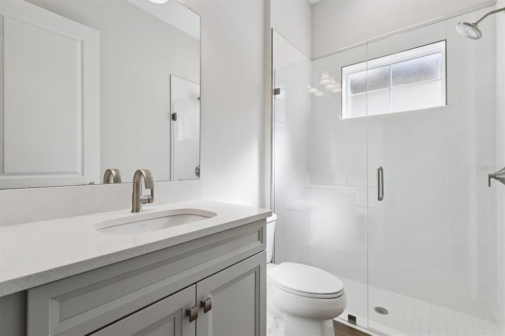 En Venta: $699,990 (3 camas, 3 baños, 2558 Pies cuadrados)