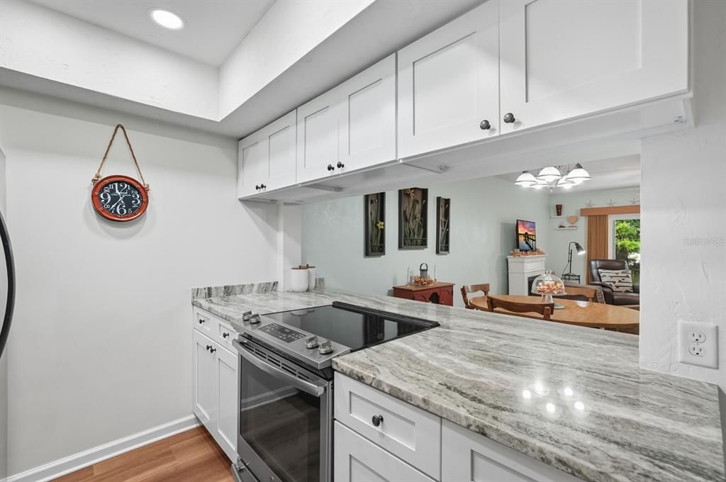 待售: $299,999 (2 贝兹, 2 浴室, 1216 平方英尺)