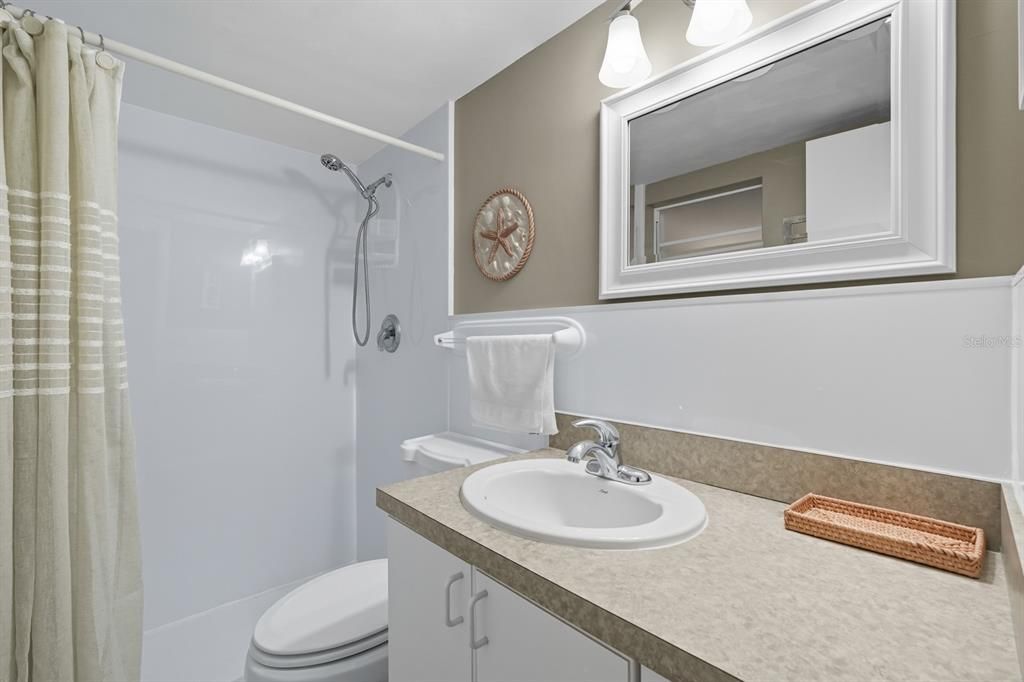 待售: $299,999 (2 贝兹, 2 浴室, 1216 平方英尺)