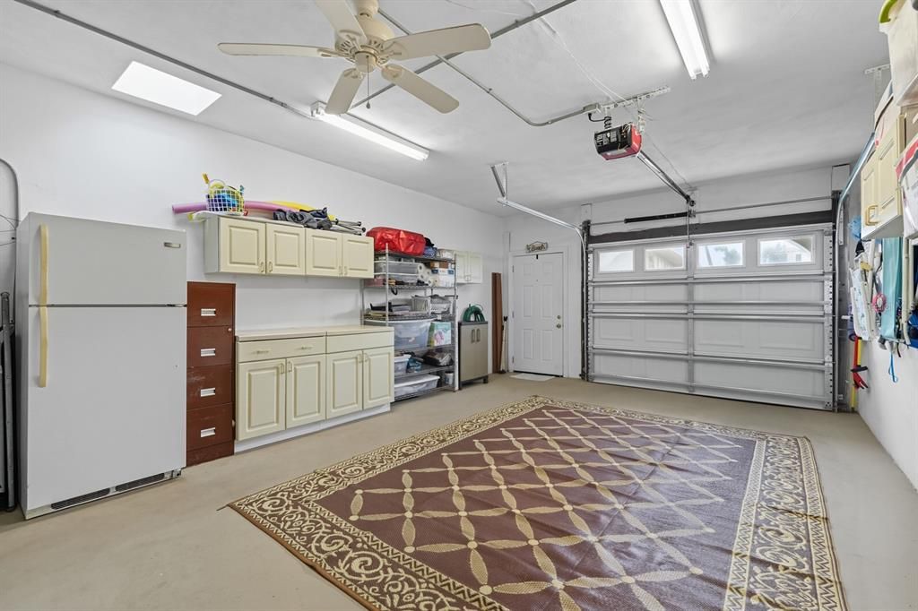 待售: $299,999 (2 贝兹, 2 浴室, 1216 平方英尺)