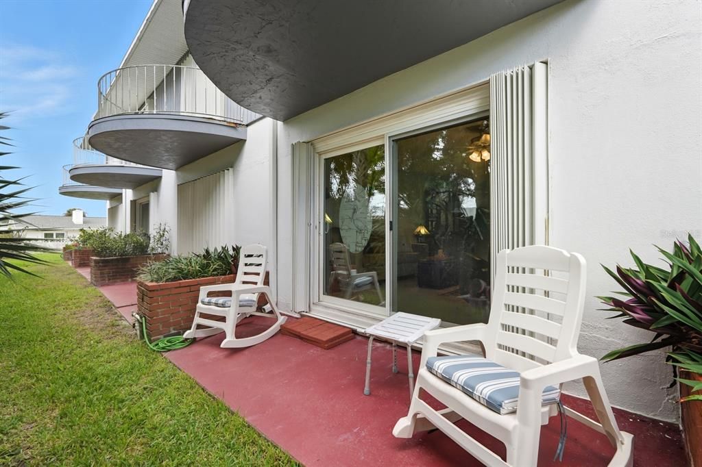 待售: $299,999 (2 贝兹, 2 浴室, 1216 平方英尺)