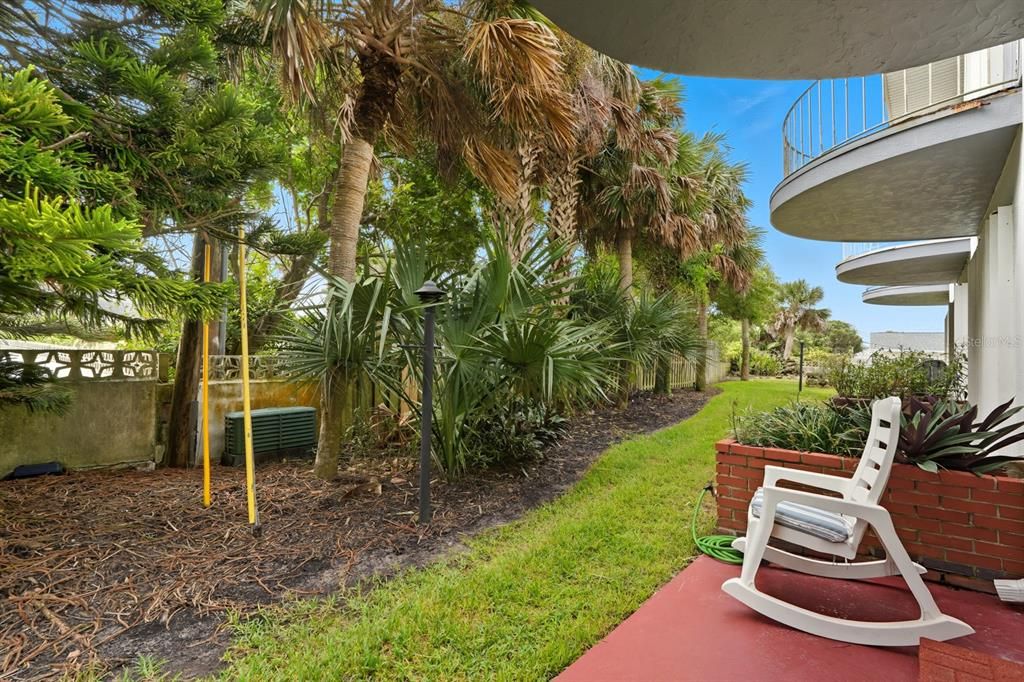 待售: $299,999 (2 贝兹, 2 浴室, 1216 平方英尺)