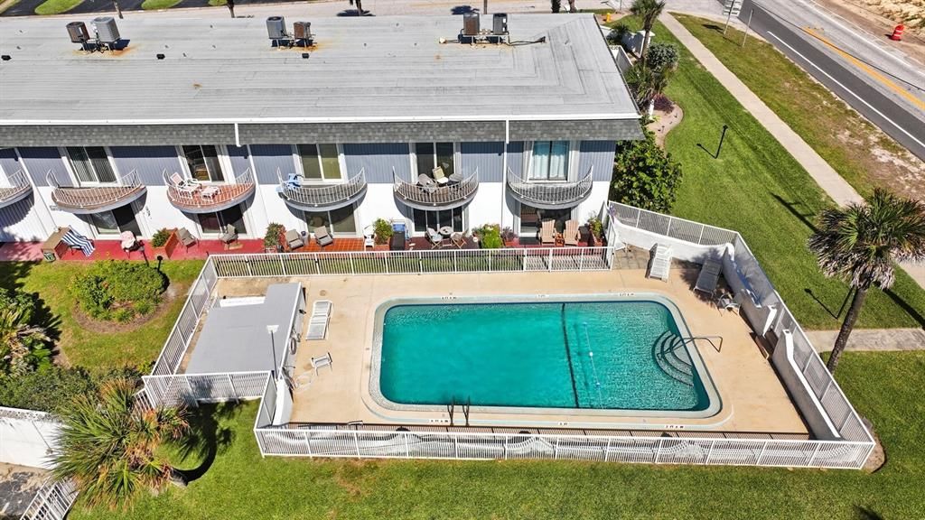 待售: $299,999 (2 贝兹, 2 浴室, 1216 平方英尺)