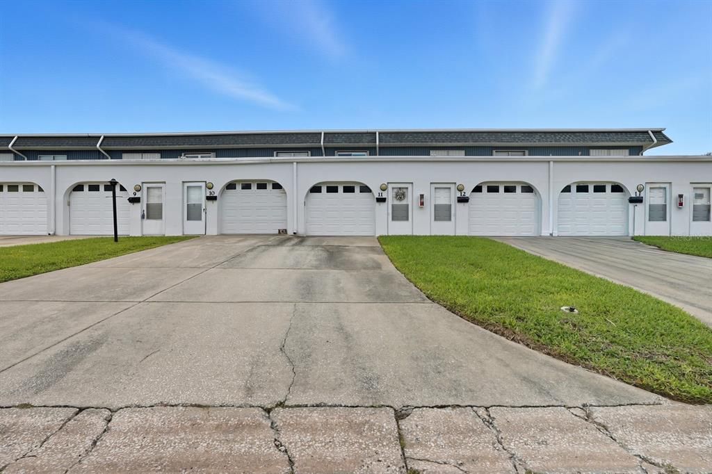 待售: $299,999 (2 贝兹, 2 浴室, 1216 平方英尺)