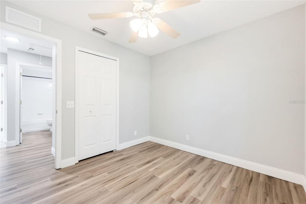 Activo con contrato: $299,900 (3 camas, 2 baños, 1408 Pies cuadrados)