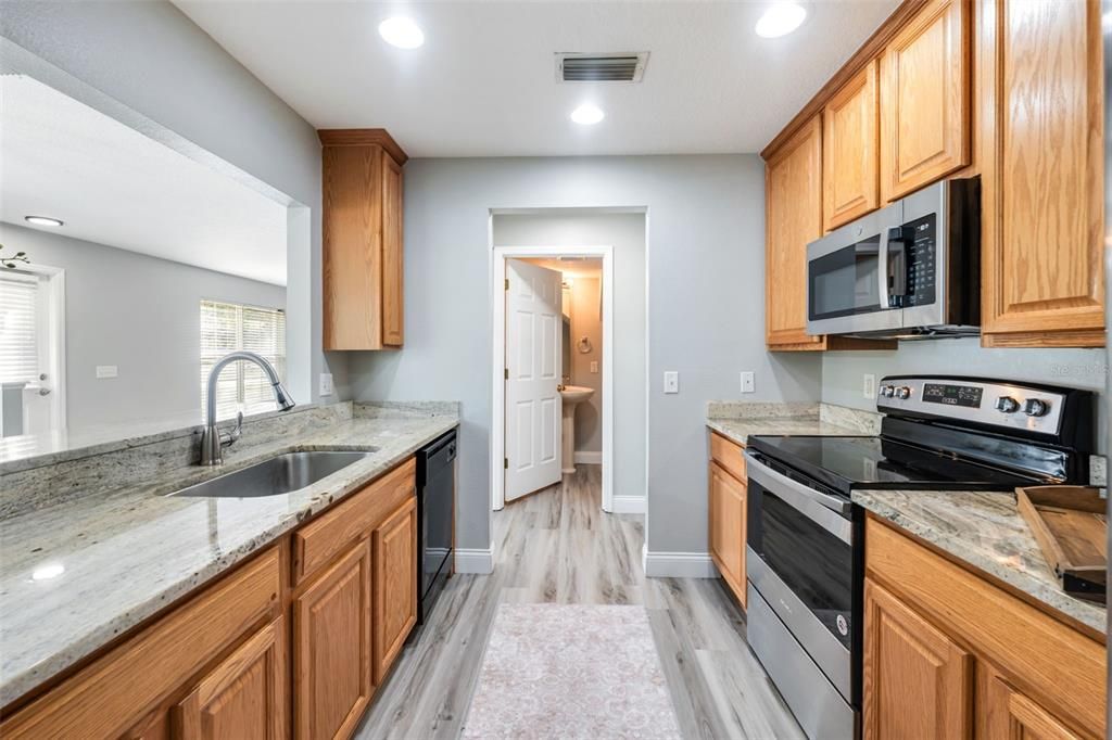 Activo con contrato: $299,900 (3 camas, 2 baños, 1408 Pies cuadrados)