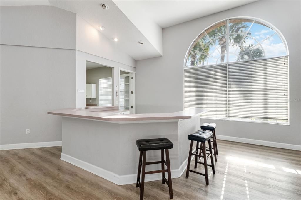 Activo con contrato: $299,900 (3 camas, 2 baños, 1408 Pies cuadrados)