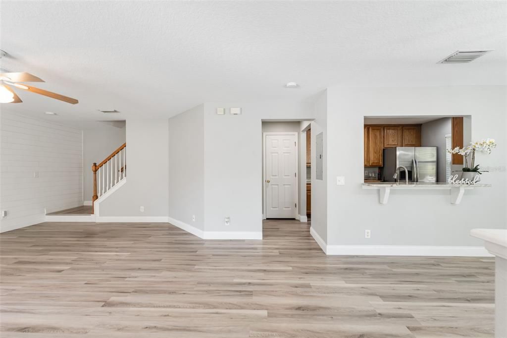 Activo con contrato: $299,900 (3 camas, 2 baños, 1408 Pies cuadrados)