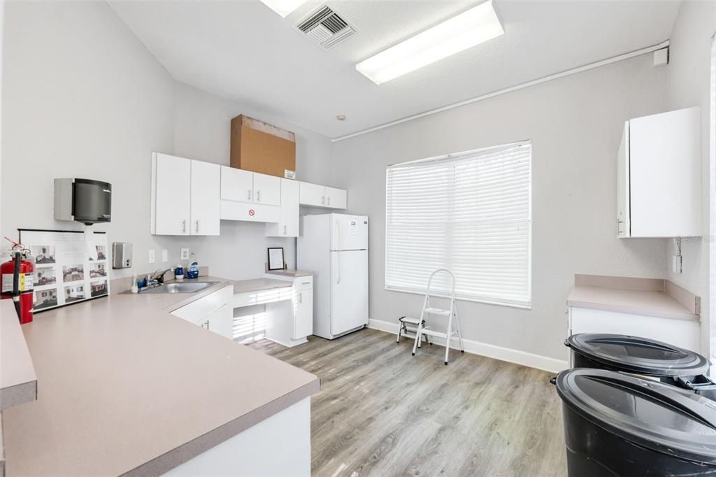 Activo con contrato: $299,900 (3 camas, 2 baños, 1408 Pies cuadrados)