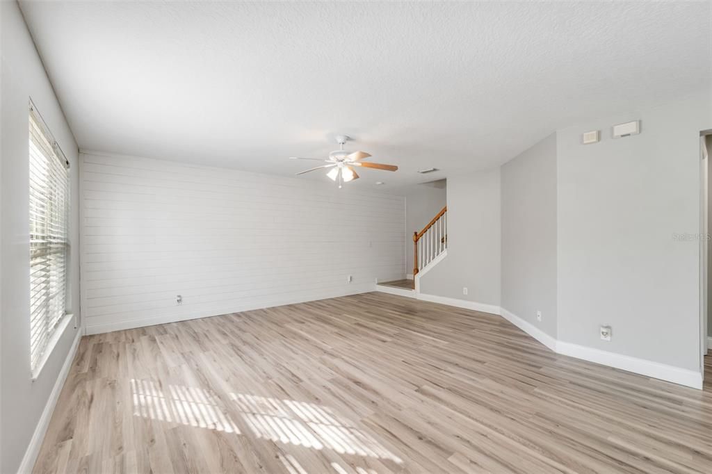 Activo con contrato: $299,900 (3 camas, 2 baños, 1408 Pies cuadrados)