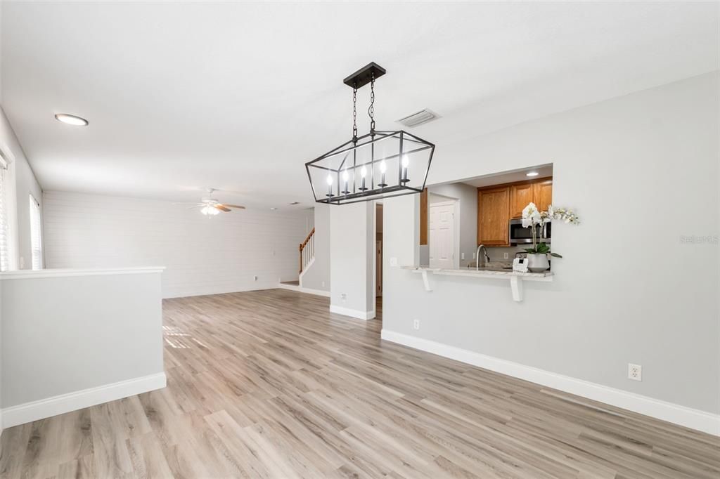 Activo con contrato: $299,900 (3 camas, 2 baños, 1408 Pies cuadrados)