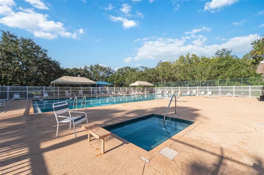 Activo con contrato: $299,900 (3 camas, 2 baños, 1408 Pies cuadrados)