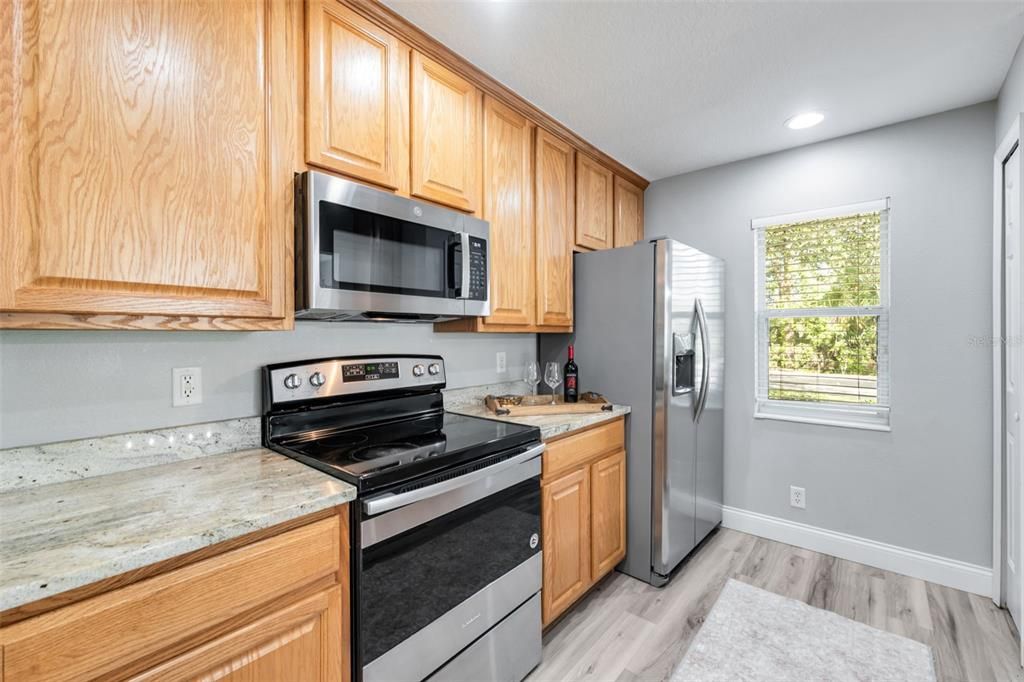 Activo con contrato: $299,900 (3 camas, 2 baños, 1408 Pies cuadrados)