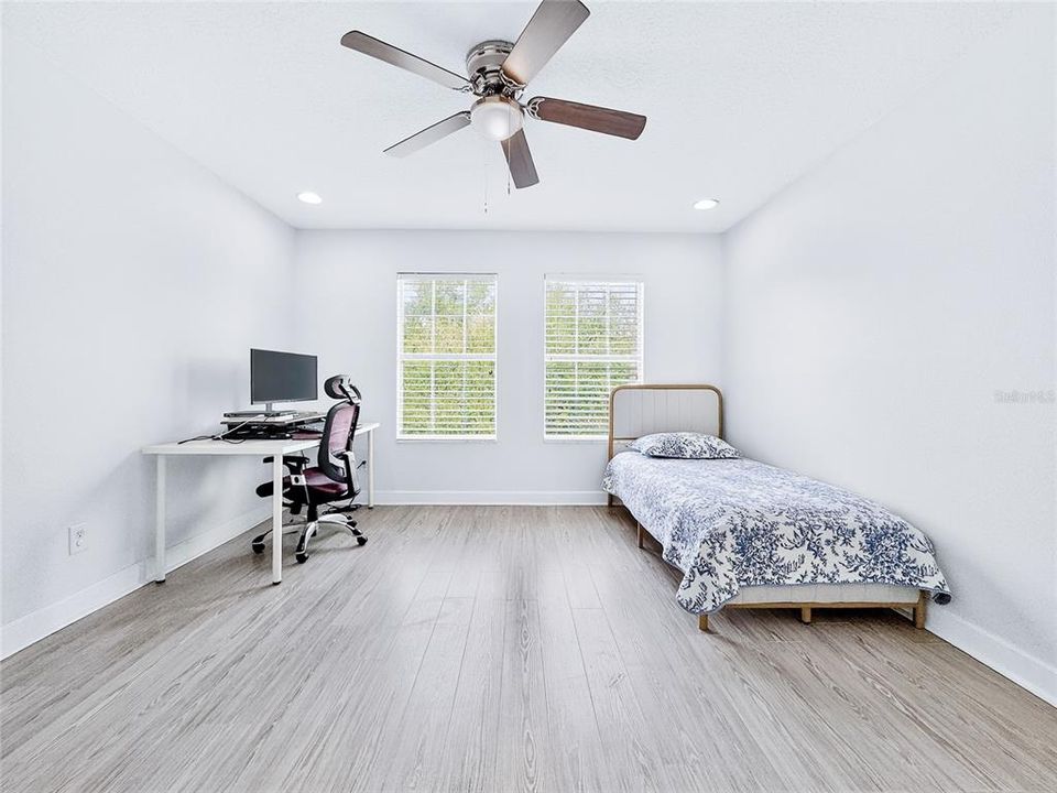 待售: $776,000 (5 贝兹, 3 浴室, 2965 平方英尺)