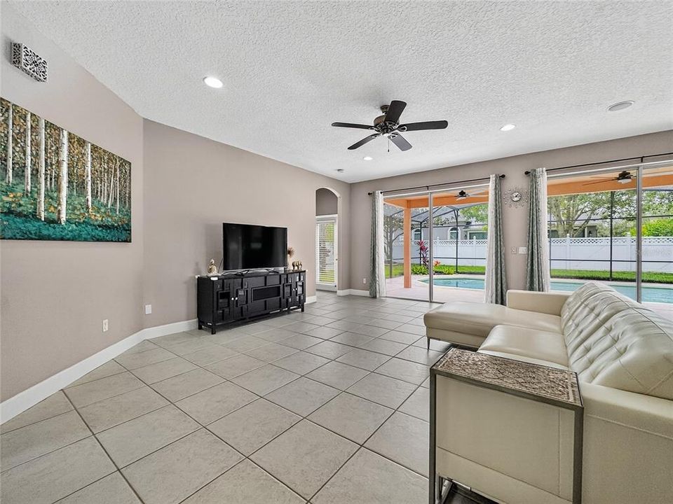 待售: $776,000 (5 贝兹, 3 浴室, 2965 平方英尺)