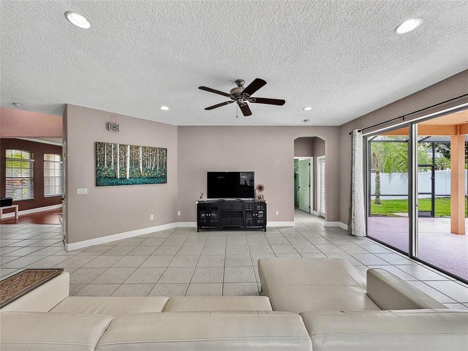 待售: $776,000 (5 贝兹, 3 浴室, 2965 平方英尺)