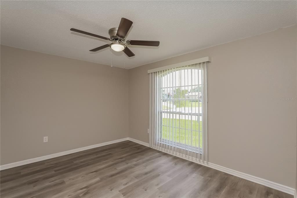 For Rent: $2,250 (4 beds, 2 baths, 1859 Square Feet)