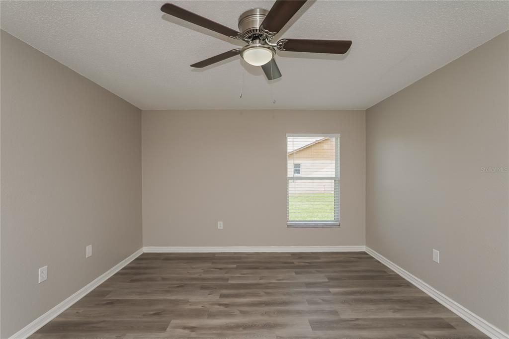 For Rent: $2,250 (4 beds, 2 baths, 1859 Square Feet)