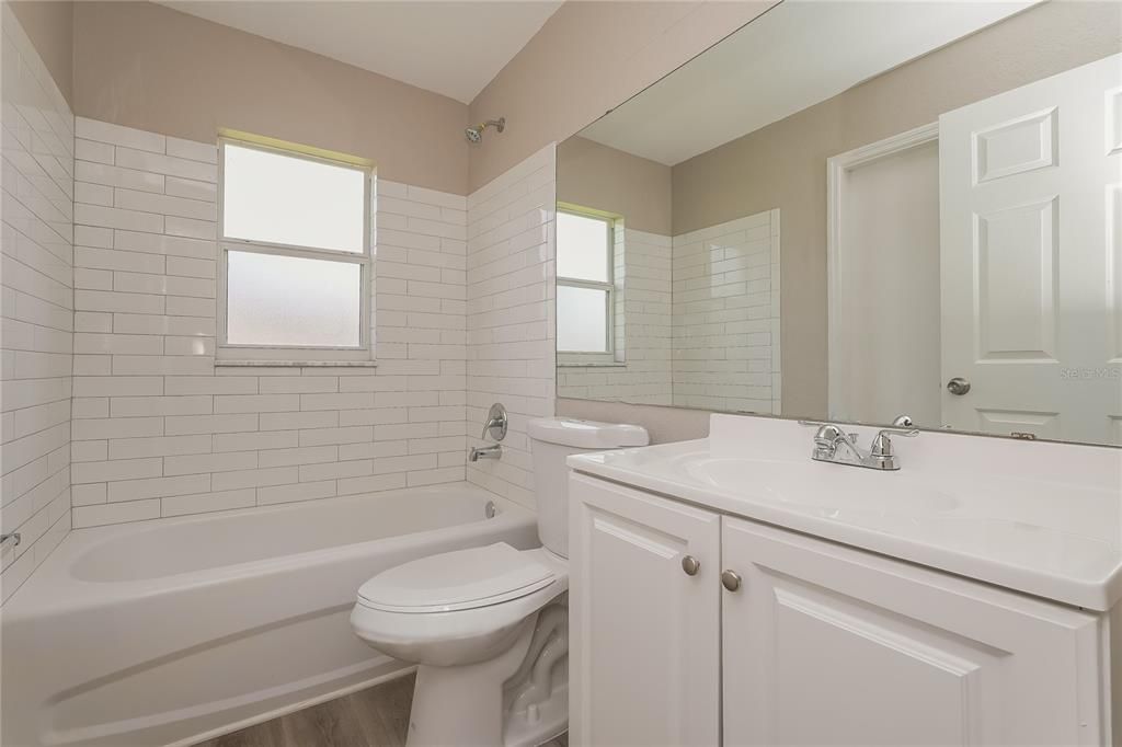 For Rent: $2,250 (4 beds, 2 baths, 1859 Square Feet)