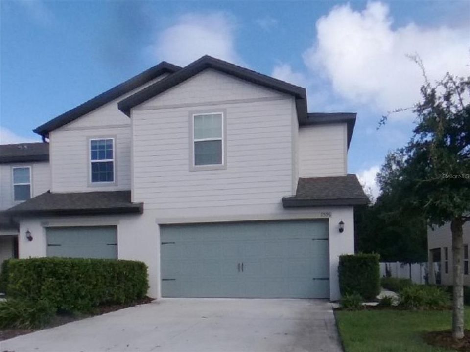 Recently Rented: $1,749 (3 beds, 2 baths, 1817 Square Feet)