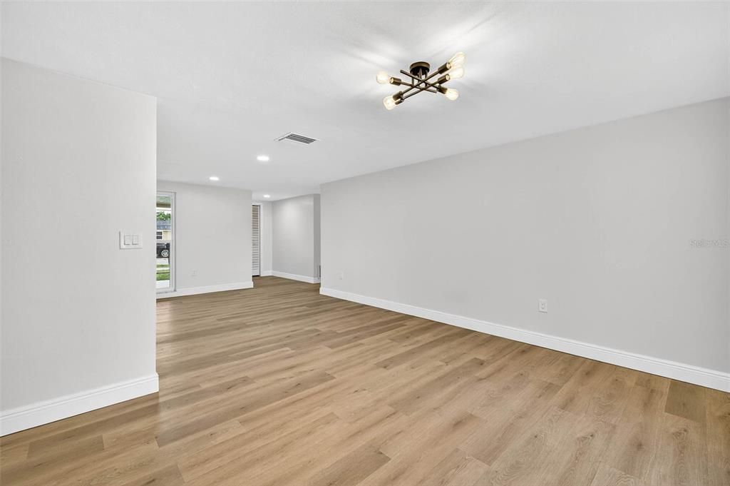 Activo con contrato: $254,900 (2 camas, 2 baños, 1290 Pies cuadrados)