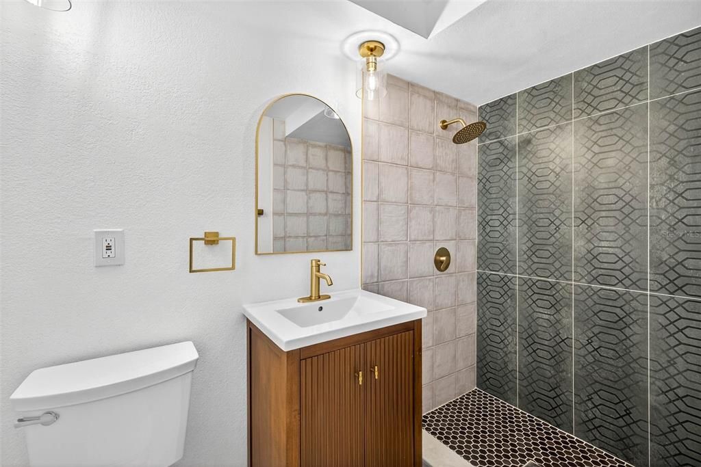 Activo con contrato: $254,900 (2 camas, 2 baños, 1290 Pies cuadrados)