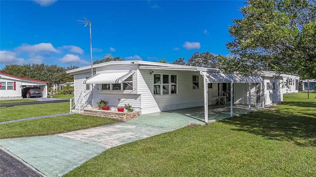 合同活跃: $105,000 (2 贝兹, 2 浴室, 1014 平方英尺)