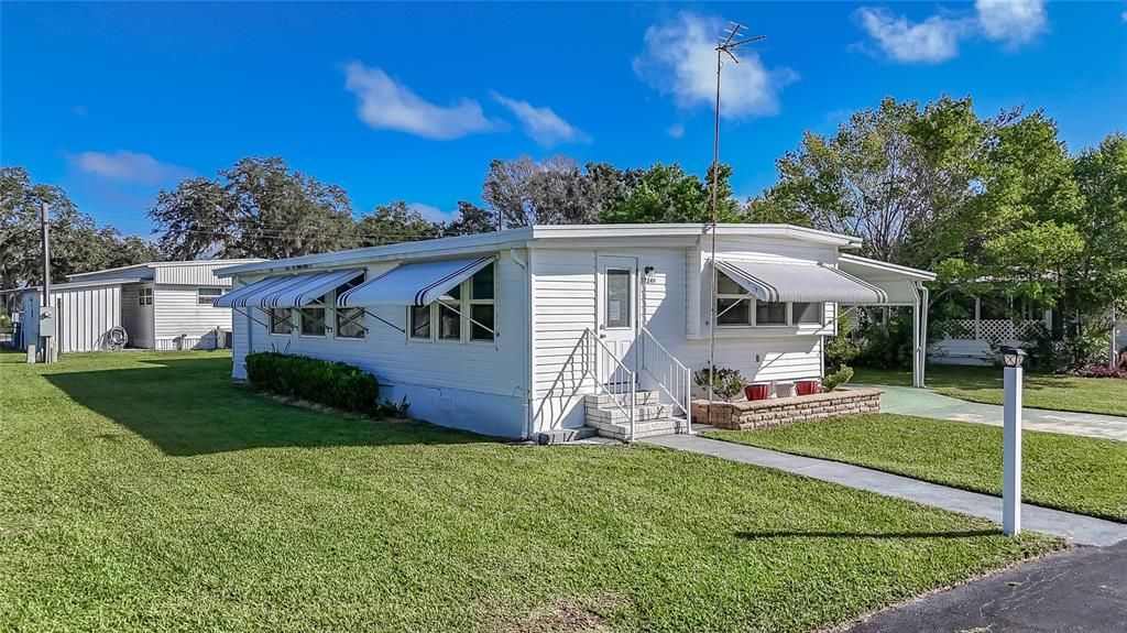 合同活跃: $105,000 (2 贝兹, 2 浴室, 1014 平方英尺)