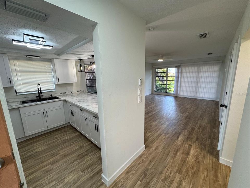 For Rent: $1,425 (2 beds, 2 baths, 3840 Square Feet)