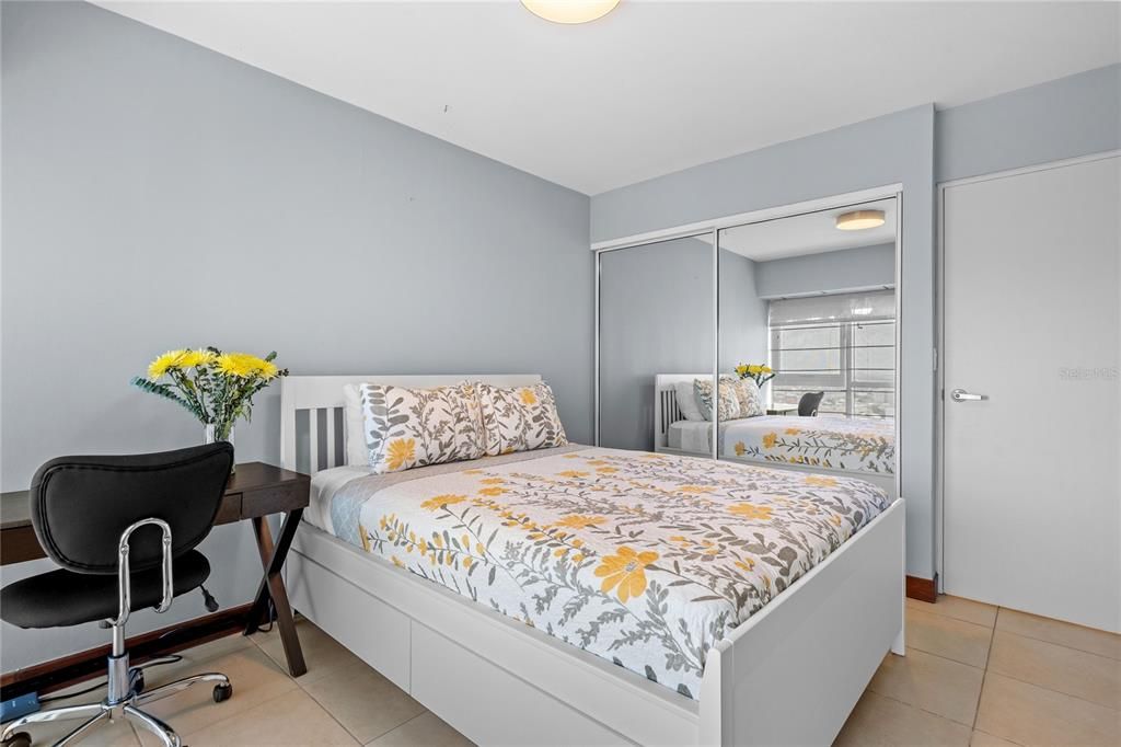 Active With Contract: $895,000 (2 beds, 2 baths, 1337 Square Feet)