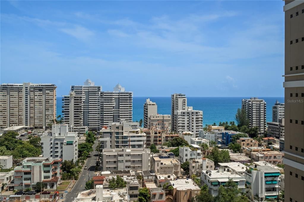 Active With Contract: $895,000 (2 beds, 2 baths, 1337 Square Feet)