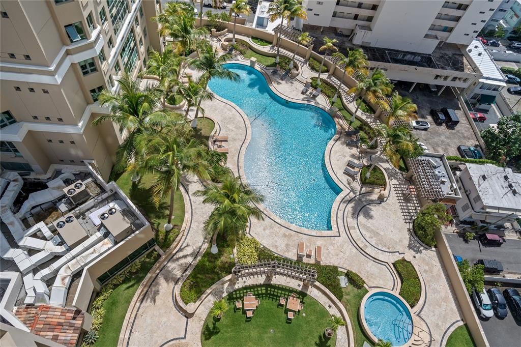 Active With Contract: $895,000 (2 beds, 2 baths, 1337 Square Feet)