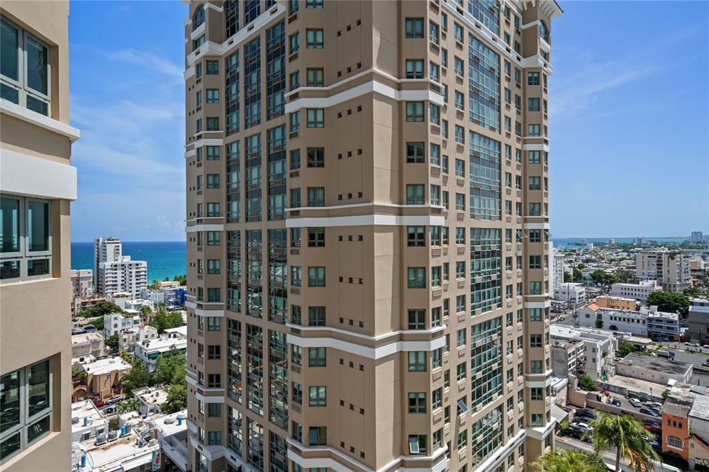 Active With Contract: $895,000 (2 beds, 2 baths, 1337 Square Feet)