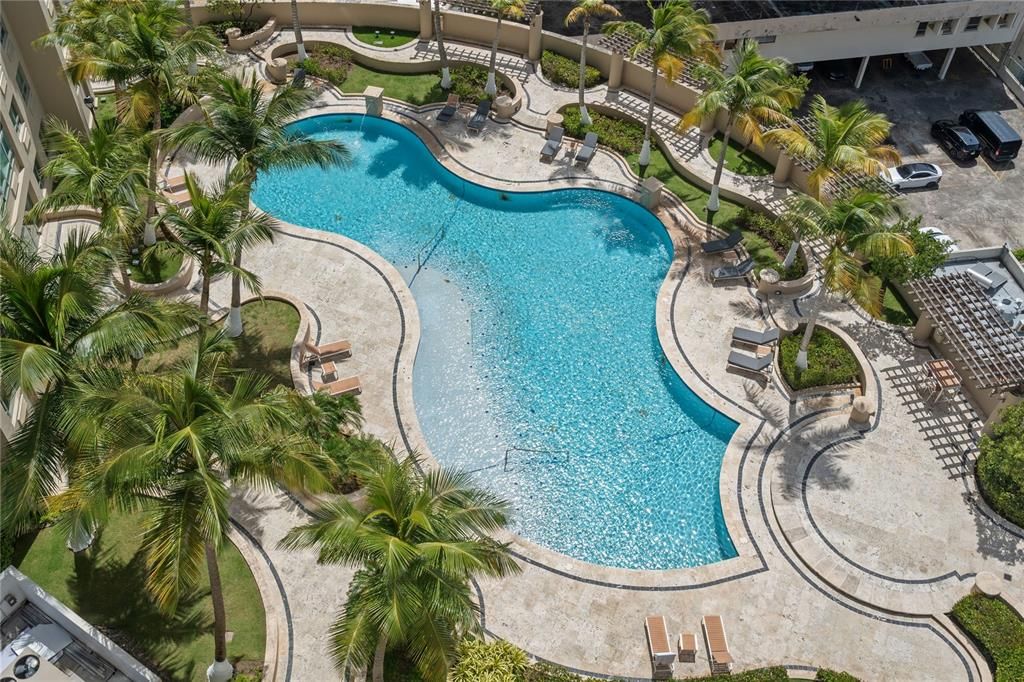 Active With Contract: $895,000 (2 beds, 2 baths, 1337 Square Feet)