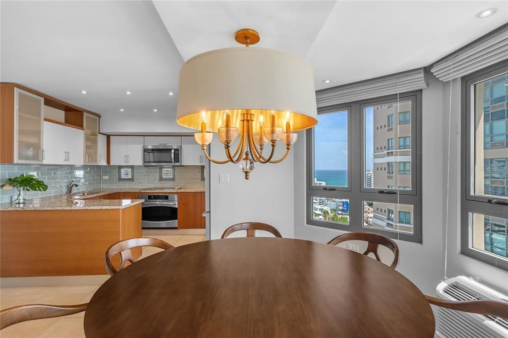 Active With Contract: $895,000 (2 beds, 2 baths, 1337 Square Feet)