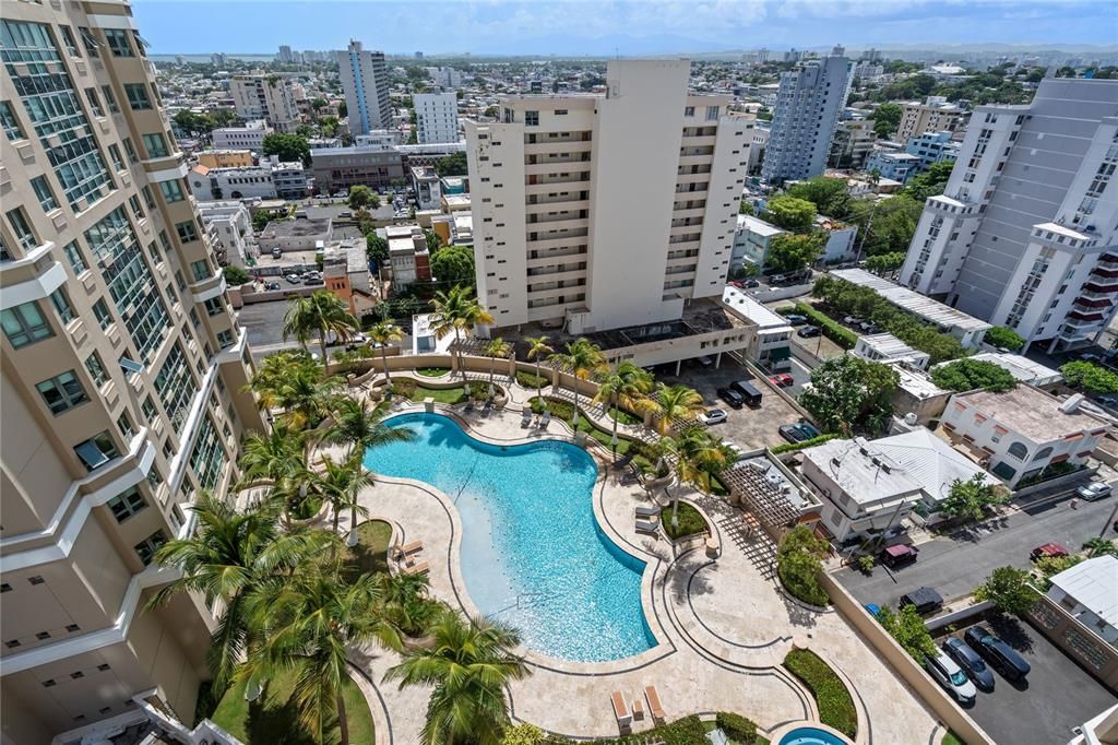 Active With Contract: $895,000 (2 beds, 2 baths, 1337 Square Feet)