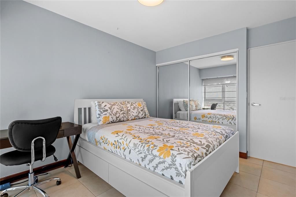 Active With Contract: $895,000 (2 beds, 2 baths, 1337 Square Feet)