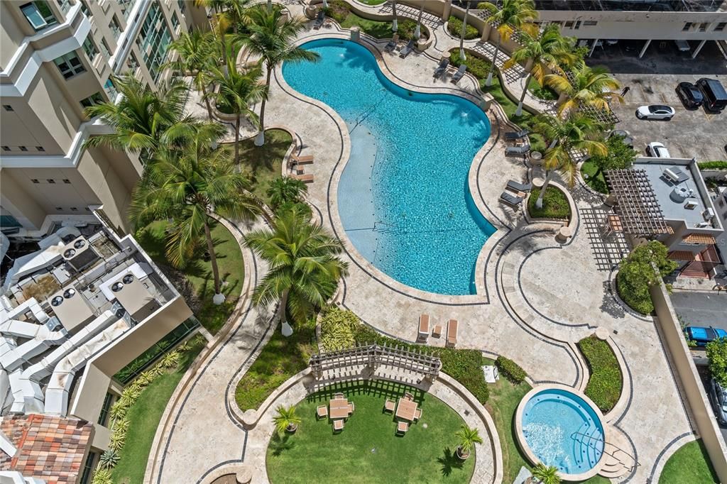 Active With Contract: $895,000 (2 beds, 2 baths, 1337 Square Feet)