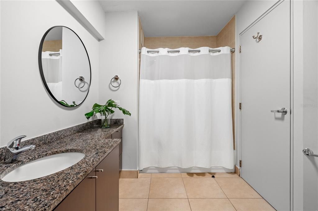 Active With Contract: $895,000 (2 beds, 2 baths, 1337 Square Feet)