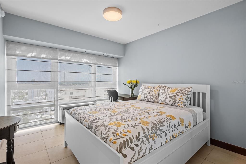 Active With Contract: $895,000 (2 beds, 2 baths, 1337 Square Feet)