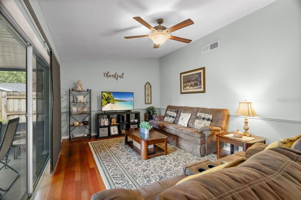 На продажу: $494,900 (3 спален, 2 ванн, 1296 Квадратных фут)