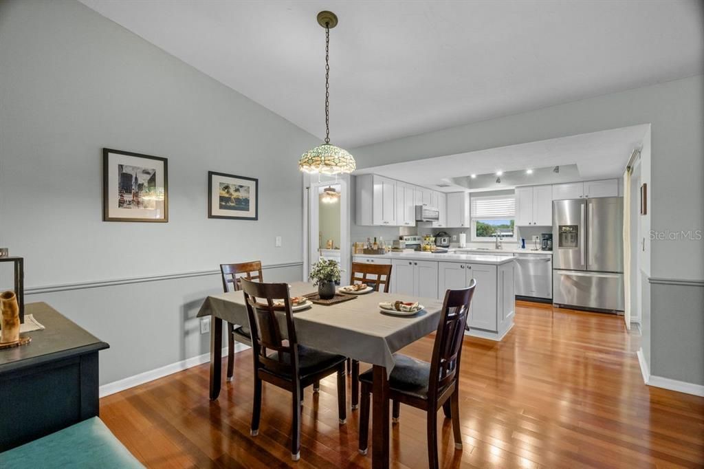 На продажу: $494,900 (3 спален, 2 ванн, 1296 Квадратных фут)